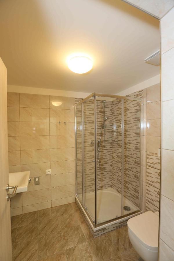 Apartmany Aura Bozi Dar Luaran gambar